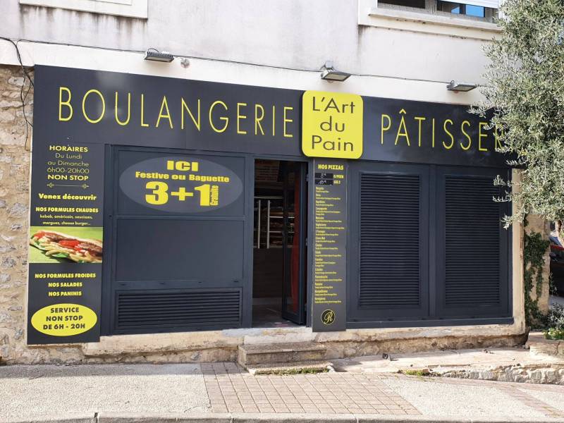 Rideau métallique et conception de devanture de magasin boulangerie à Sète dans l'Hérault 34