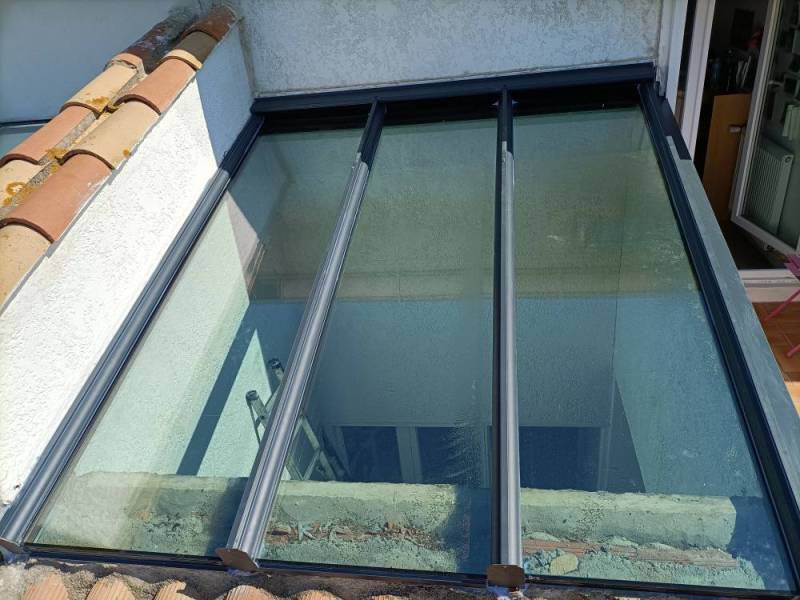 verrière fixe pour entre de lumière  dans une maison 