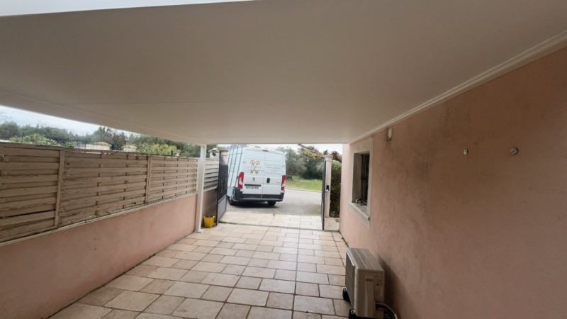 abri de voiture carport sur montbazin proche de Sète 