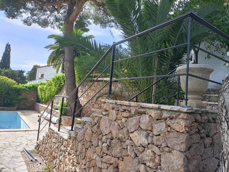 GARDE CORPS ET RAMPE METALLIQUE PISCINE Sète 